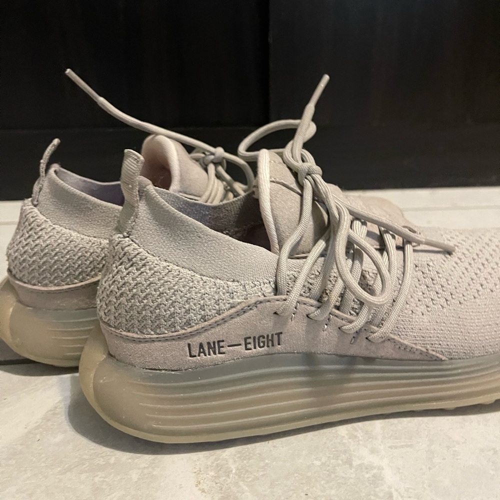 Lane Eight Runners - Wmns Size 8